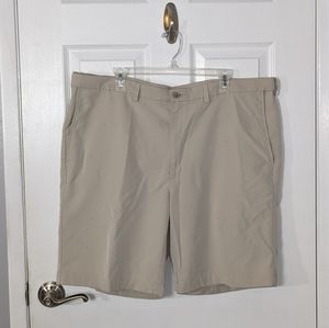 Haggar Classic Flat‎ Front Chino Dress Shorts in Tan/Cream Size 42 Waist